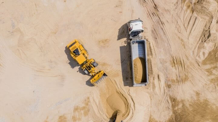 A extração ilegal de areia pode configurar dois tipos diferentes de crimes